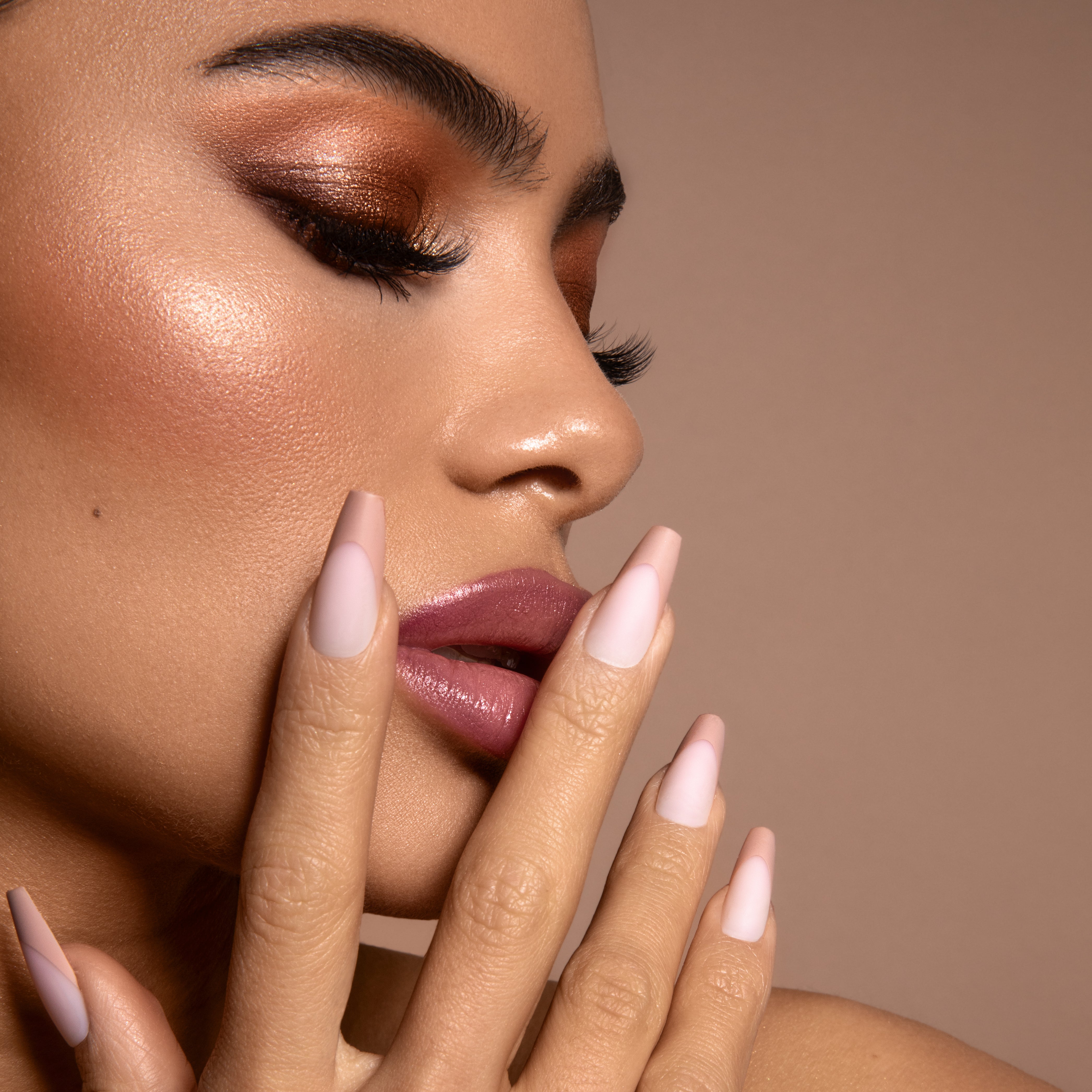 Crema di cioccolato matt extra-lunga unghie press-on (incl. colla per unghie)