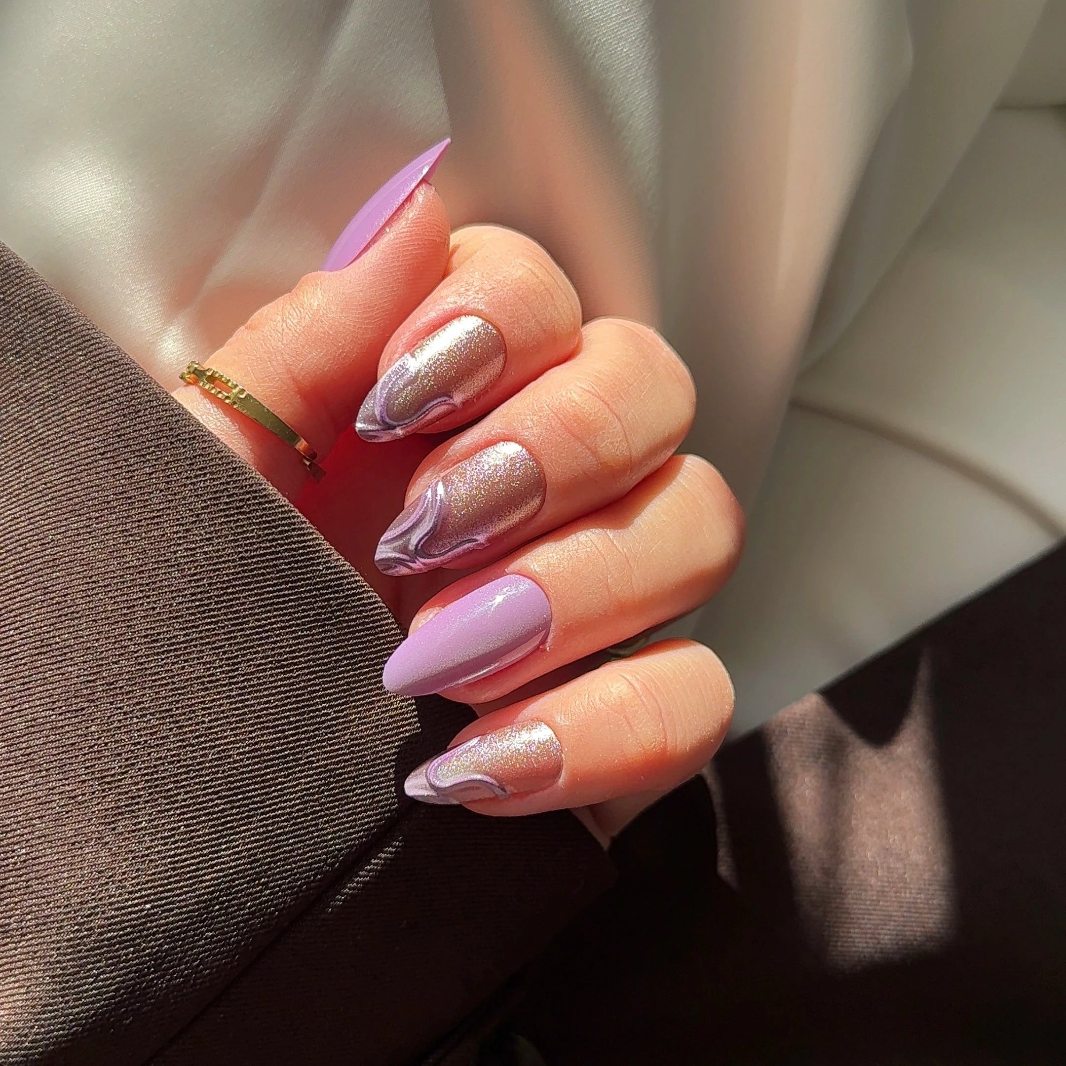 Aura Wave 3D Almond NAILDZ Softgel Press On Nails (inkl. Klebesticker & Nagelkleber)