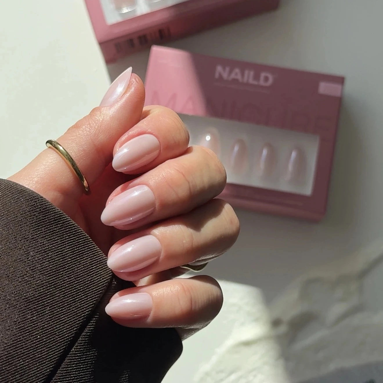 Pearly Almond Softgel Press On Nails (inkl. Klebesticker & Nagelkleber)