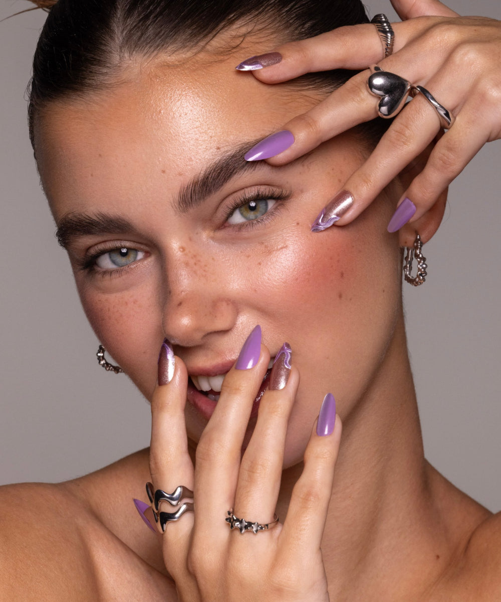 Aura Wave 3D Almond NAILDZ Softgel Press On Nails (inkl. Klebesticker & Nagelkleber)