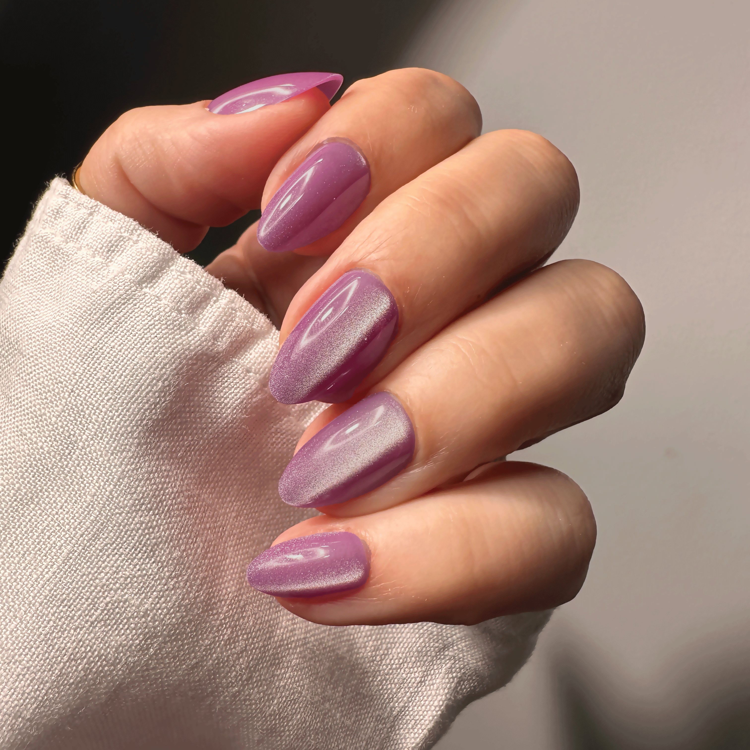 Lila cateye Almond Softgel Press on Nails (inkl. Nagelkleber) Limited Edition