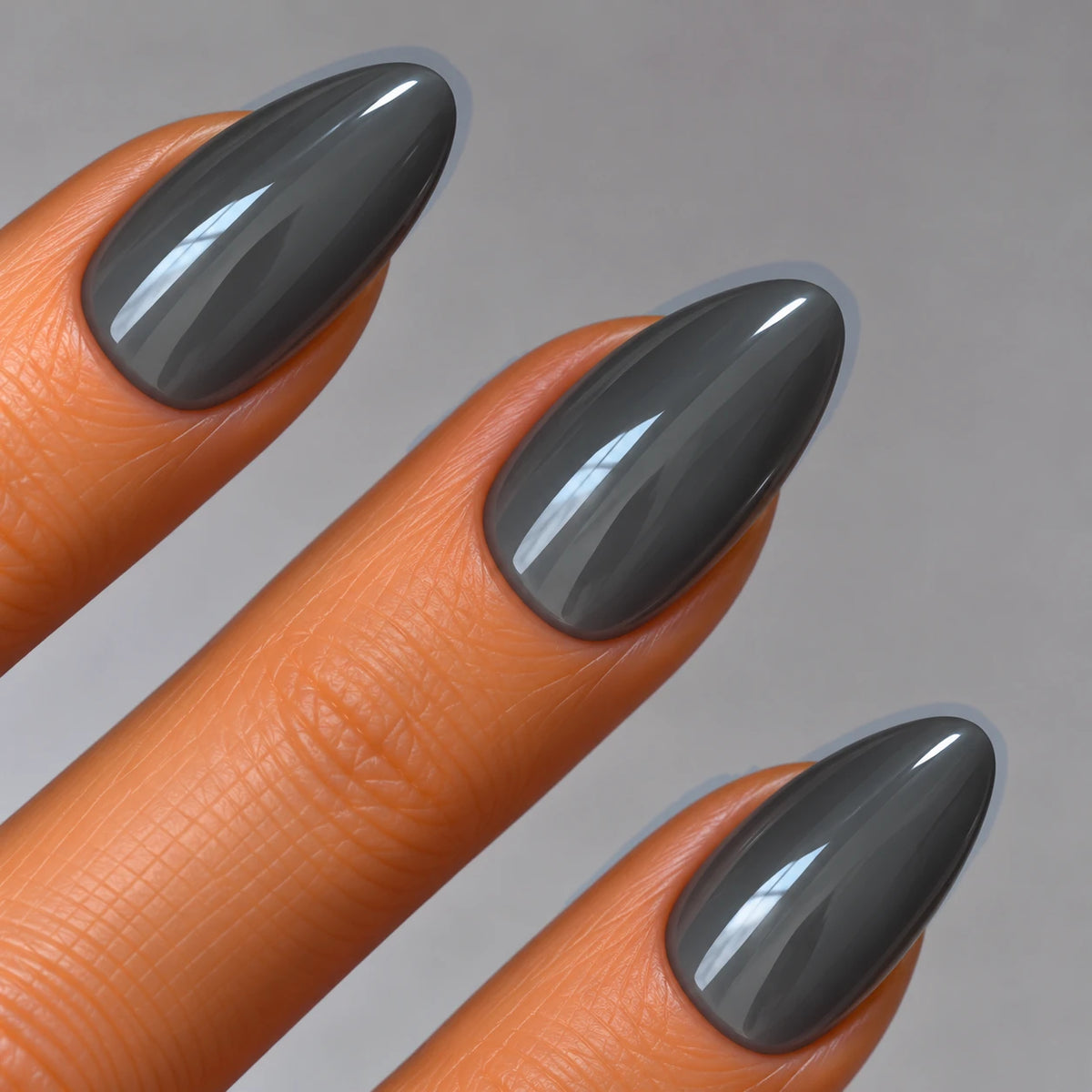 NAILD Aura Almond – Tragefoto