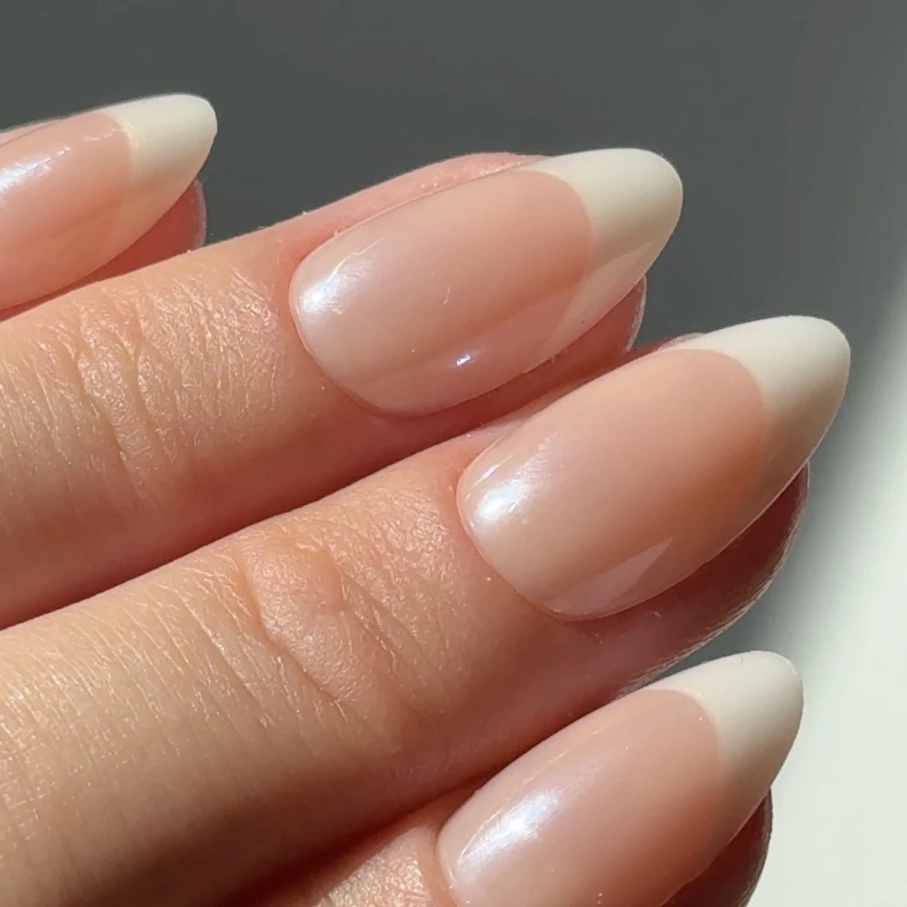 Butter French Chrome Almond Softgel Press On Nails (inkl. Klebesticker & Nagelkleber)