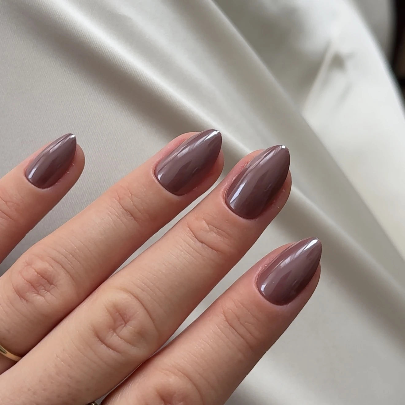 Cocoa Nude Chrome Almond Softgel Press On Nails (inkl. Klebesticker & Nagelkleber)