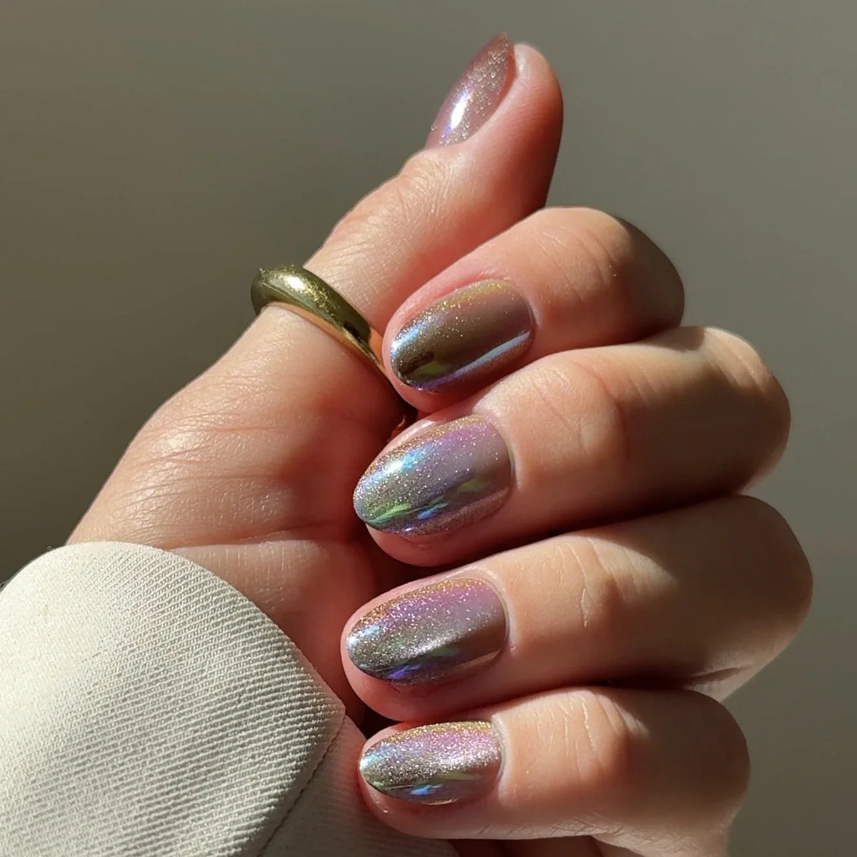 NAILD Dragonfly Short Rounded Press-On Nails getragen – Fall Glam Bundle