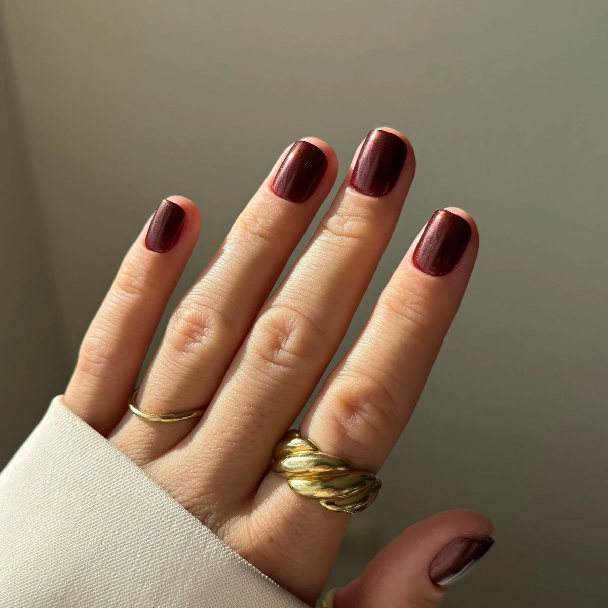NAILD Orion Short XXS Square Press-On Nails getragen