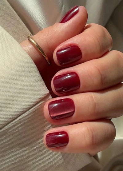 NAILD Wine Silk XXS – getragen (Stay Vibrant)