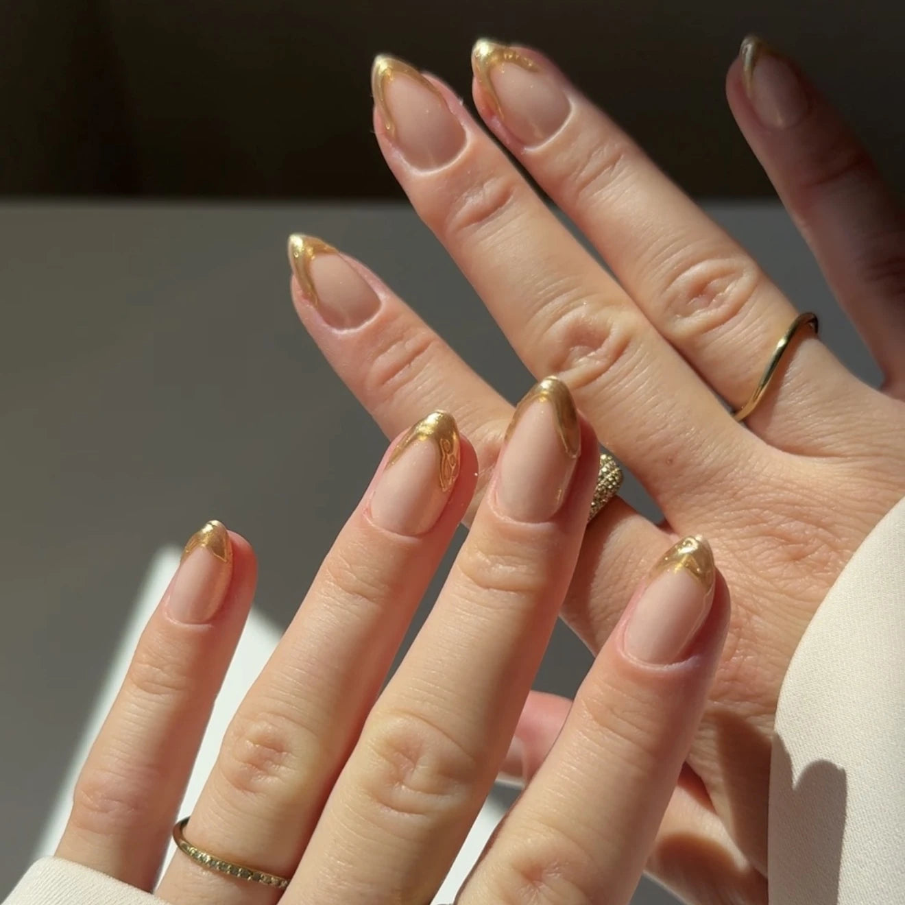 Gold Edge Almond Softgel Press On Nails (inkl. Klebesticker & Nagelkleber)