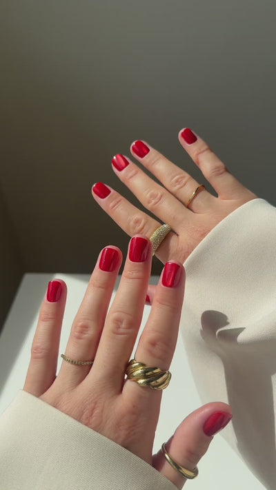 NAILD Scarlet Glass Cateye XXS Square Press-On Nails – Show-off Video 1