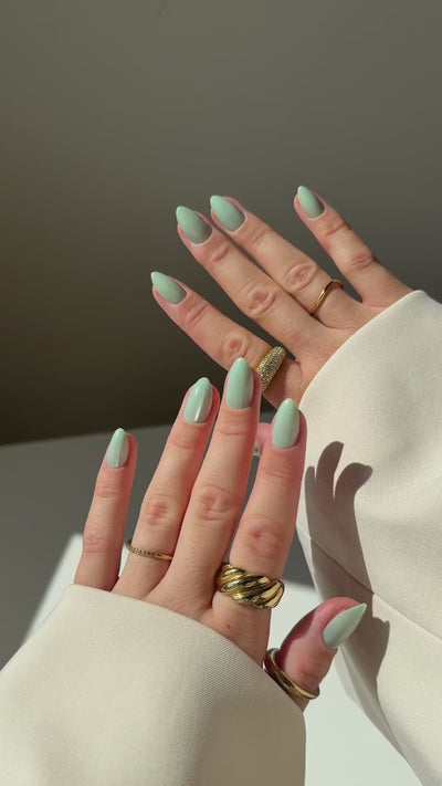 NAILD Sugar Mint Almond Press-On Nails – Show-off Video