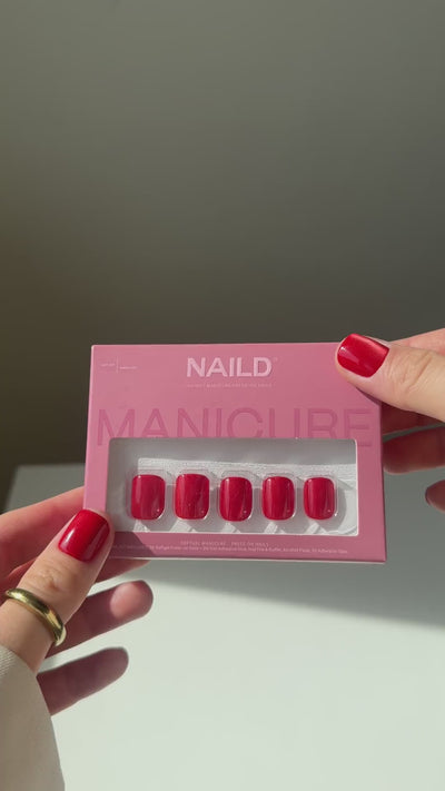 NAILD Scarlet Glass Cateye XXS Square Press-On Nails – Show-off Video 2