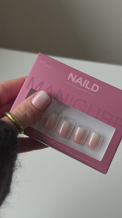 NAILD Milkshake Chrome Short XXS – Verpackung Show-off