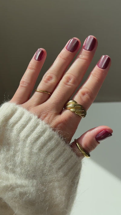 NAILD Wine Cateye Short XXS Square Press-On Nails – Show-off