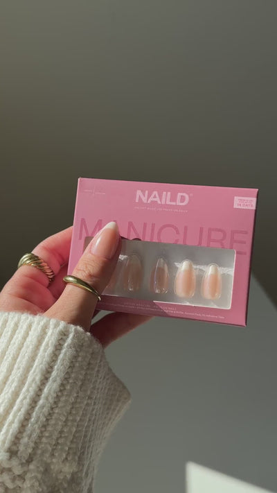 Butter French Chrome Almond – Verpackung Show-off